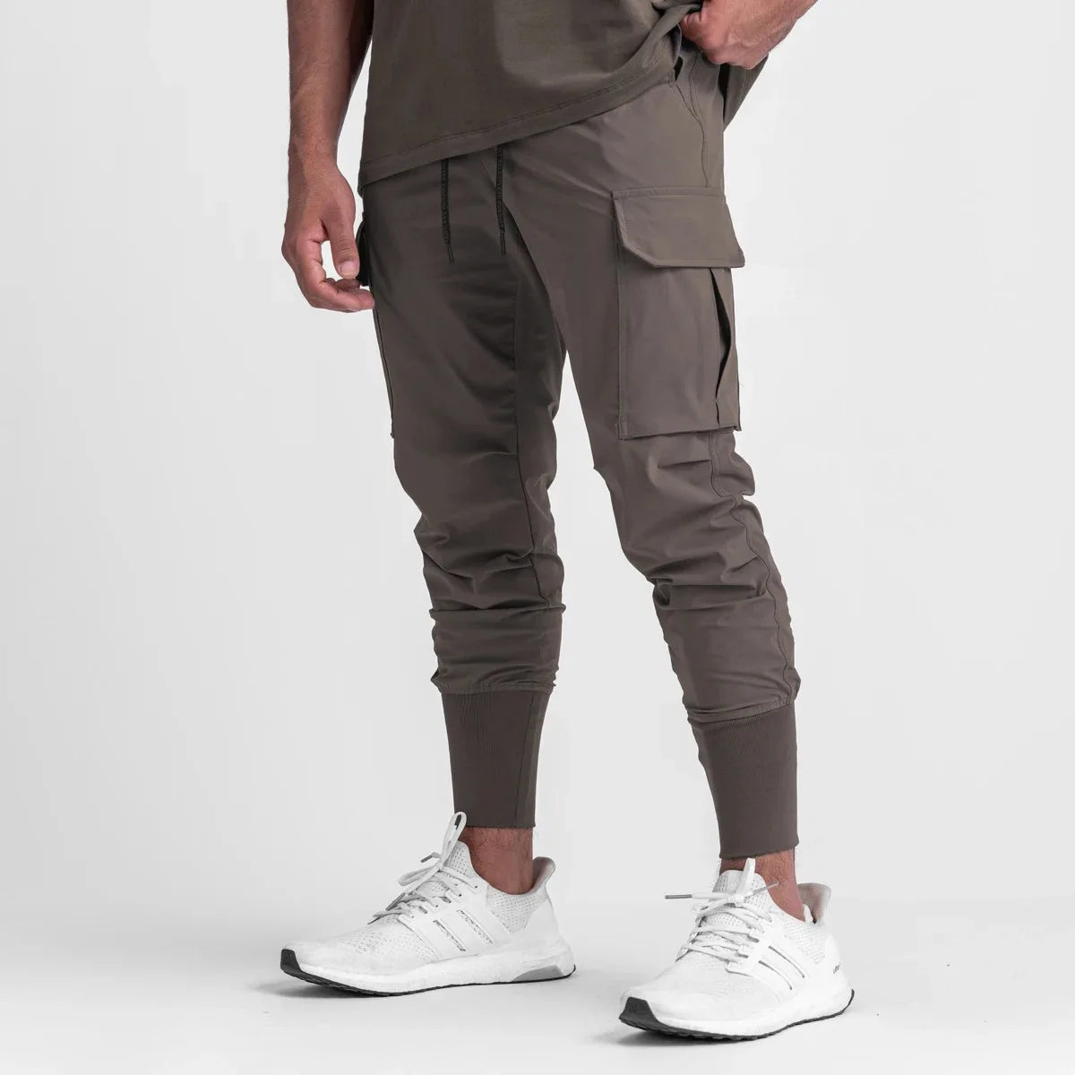 Nuevos pantalones deportivos de camuflaje para hombre, pantalones de fitness, pantalones de verano delgados, sueltos, de secado rápido, elásticos, pantalones de chándal para correr y entrenar.