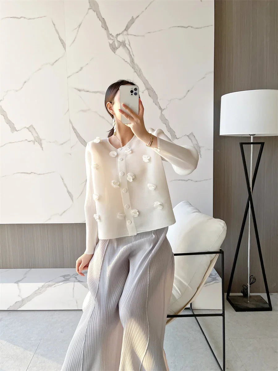 YUDX-abrigos cortos plisados para mujer, ropa de diseñador, cárdigan con botones blancos, apliques 3D, pétalos de concha, Primavera, 2022