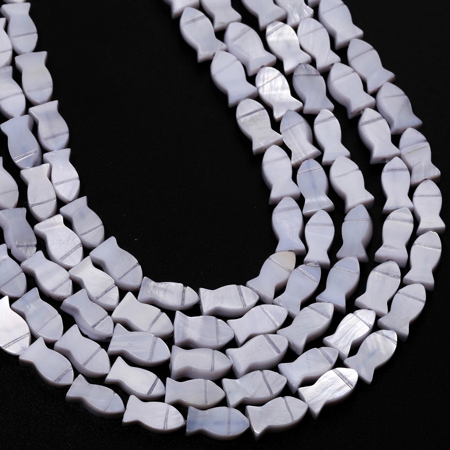 Conchas naturales de agua dulce con forma de pez, concha de nácar teñida multicolor, cuentas espaciadoras sueltas para fabricación de joyería, pulsera DIY
