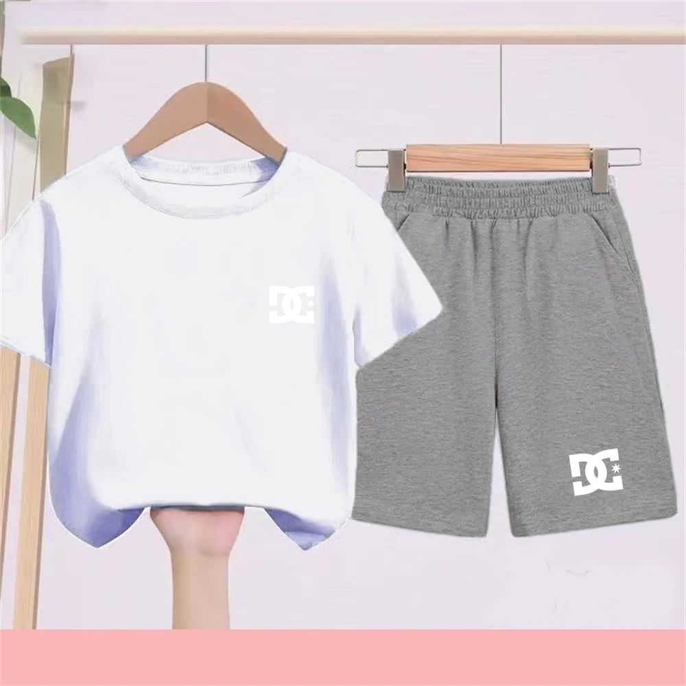 Ropa con letras para niños, camiseta de manga corta + pantalones cortos, ropa de verano fresca y encantadora, conjunto deportivo informal para niños y niñas de 3 a 12 años