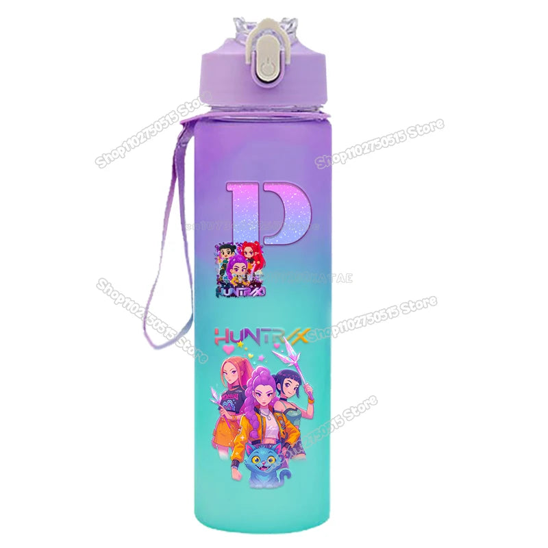 Botellas de agua con gradiente KPop Demon Hunters de 750 ml, vasos con pajita con letras de la A a la Z de Movie Girl, botella portátil de alta capacidad para exteriores