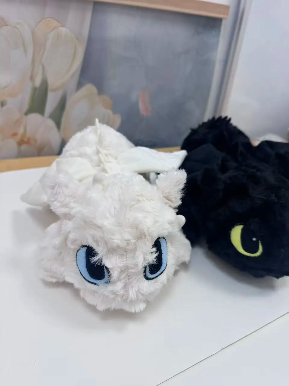 La última figura de peluche sin dientes en blanco y negro de Kawaii, un personaje de anime de dibujos animados, perfecto para regalos de cumpleaños para niños