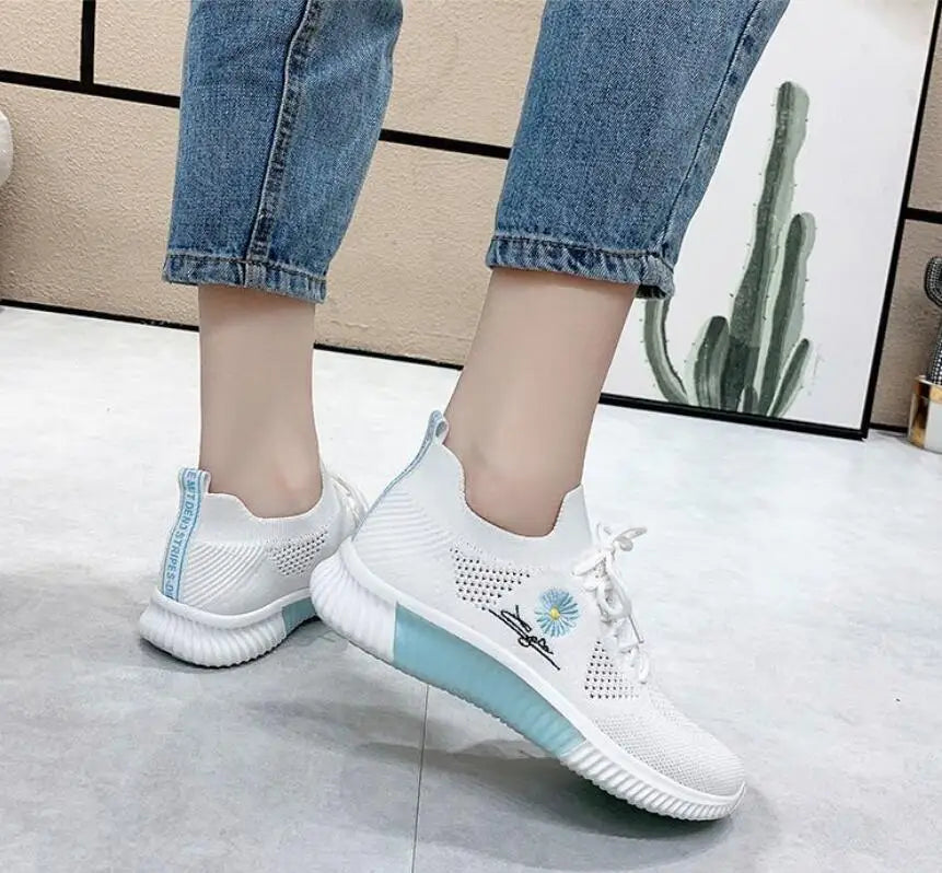Zapatos deportivos para mujer, zapatillas deportivas informales, cómodas y elegantes, planas, bajas, bonitas, blancas, moda de éxito, tenis para mujer, verano 2025