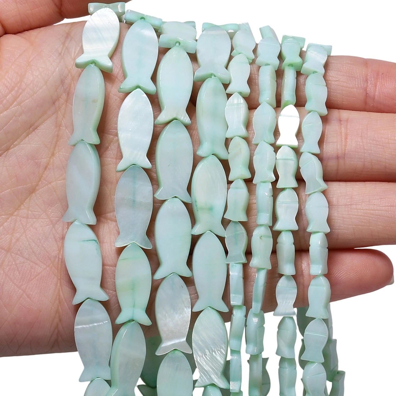 Conchas naturales de agua dulce con forma de pez, concha de nácar teñida multicolor, cuentas espaciadoras sueltas para fabricación de joyería, pulsera DIY