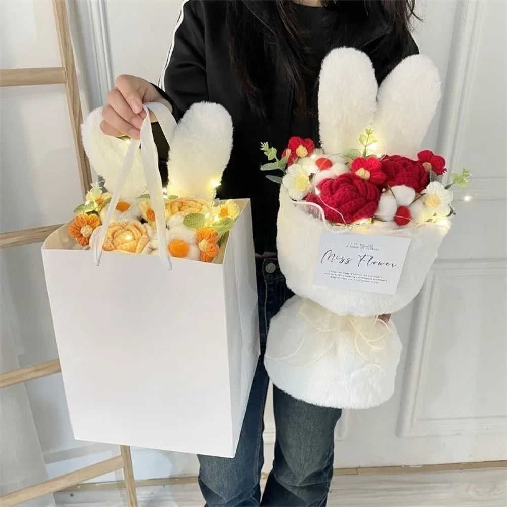 Ramo de flores de ganchillo con orejas de conejo, ramo de flores completo hecho a mano con bolsa de regalo, ramo de rosas de punto creativo para el día de la madre
