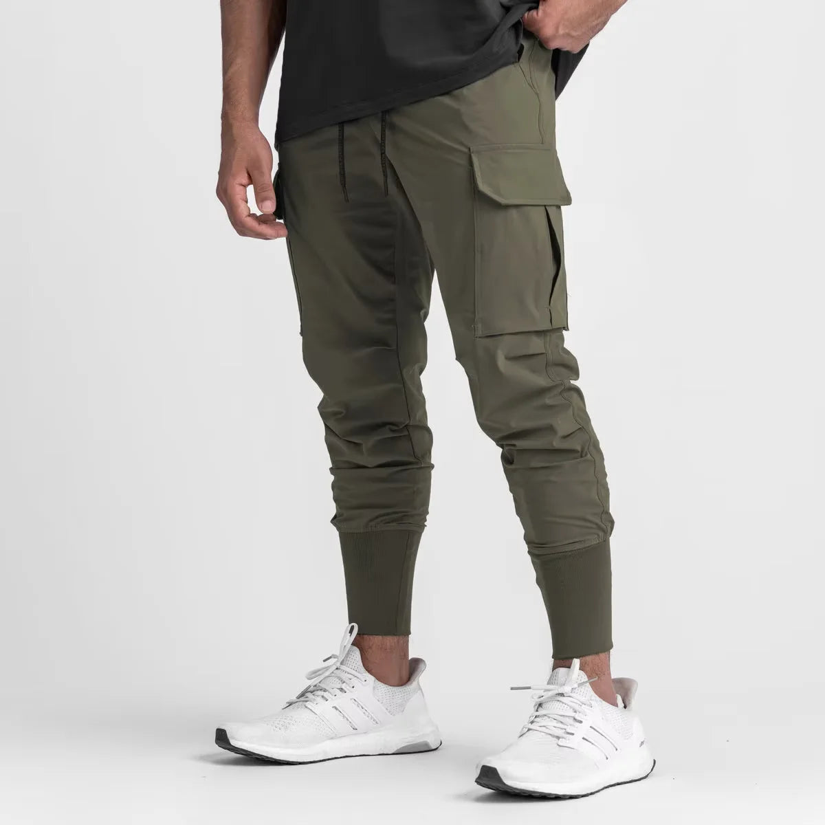 Nuevos pantalones deportivos de camuflaje para hombre, pantalones de fitness, pantalones de verano delgados, sueltos, de secado rápido, elásticos, pantalones de chándal para correr y entrenar.