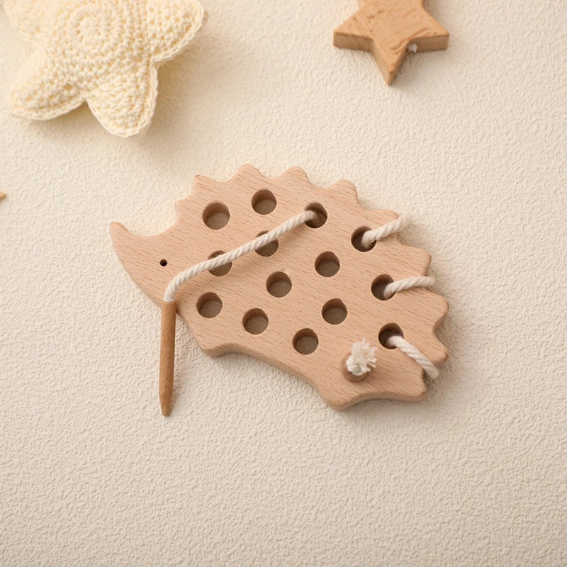 Juguetes de madera Montessori para bebé, tablero de enhebrado de erizo Animal, juguete educativo de madera de haya para niños, bloques de cuentas con botones, juguetes rompecabezas