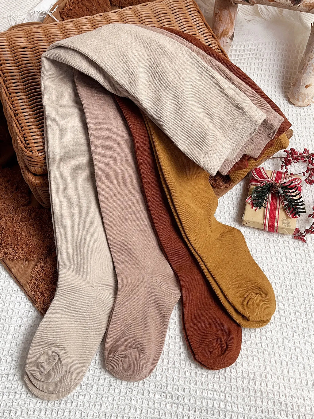 4 pares de medias sólidas con lazo para niñas pequeñas