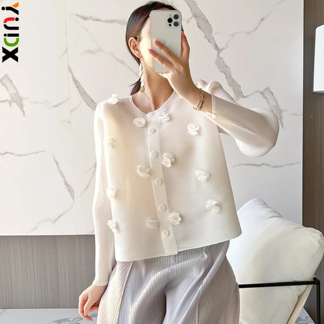 YUDX-abrigos cortos plisados para mujer, ropa de diseñador, cárdigan con botones blancos, apliques 3D, pétalos de concha, Primavera, 2022