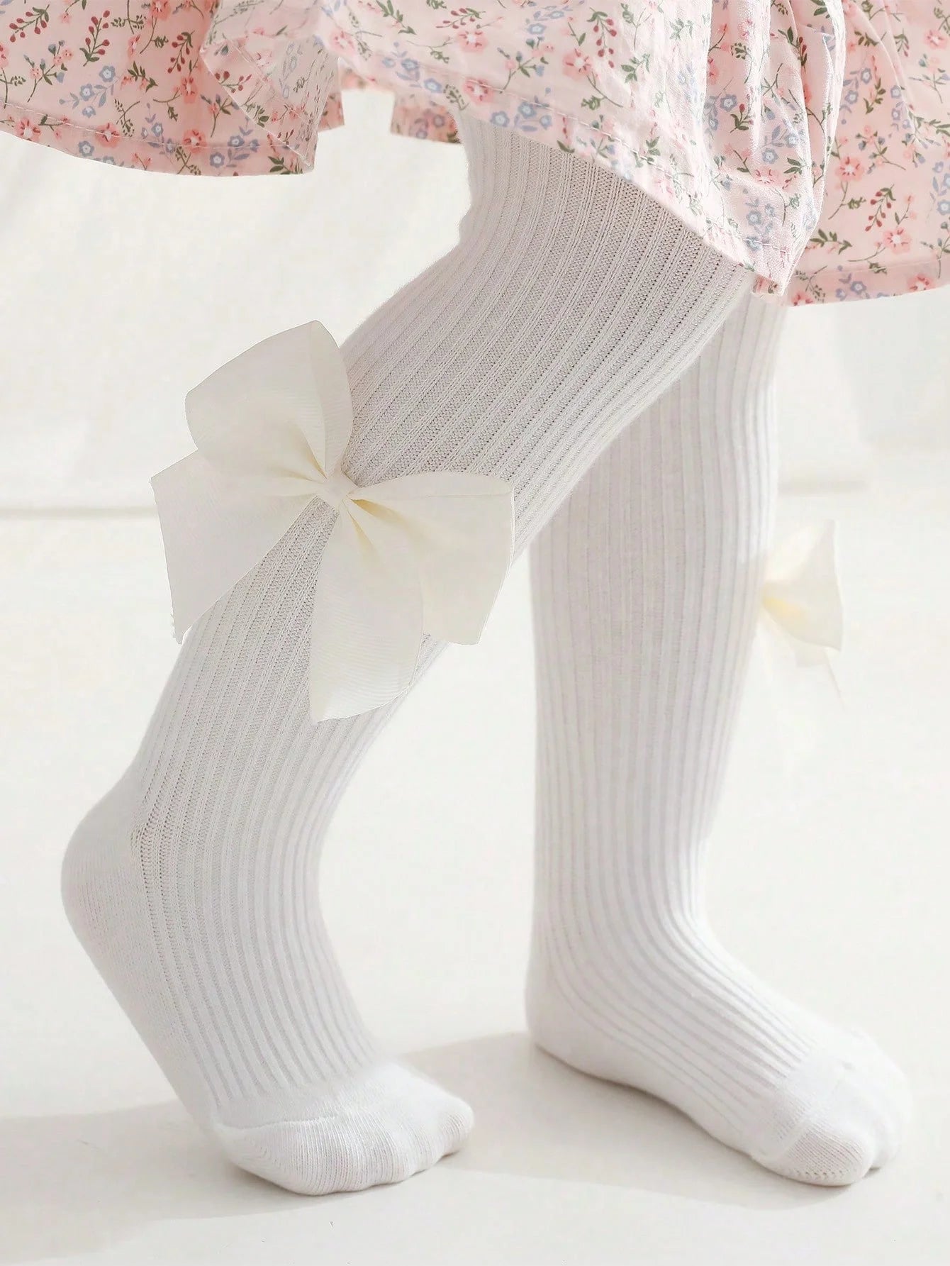 Medias para niños de 0 a 16 años con lazos laterales, lindas mallas de punto a rayas para niñas, medias suaves, pantalones antideslizantes para niños pequeños