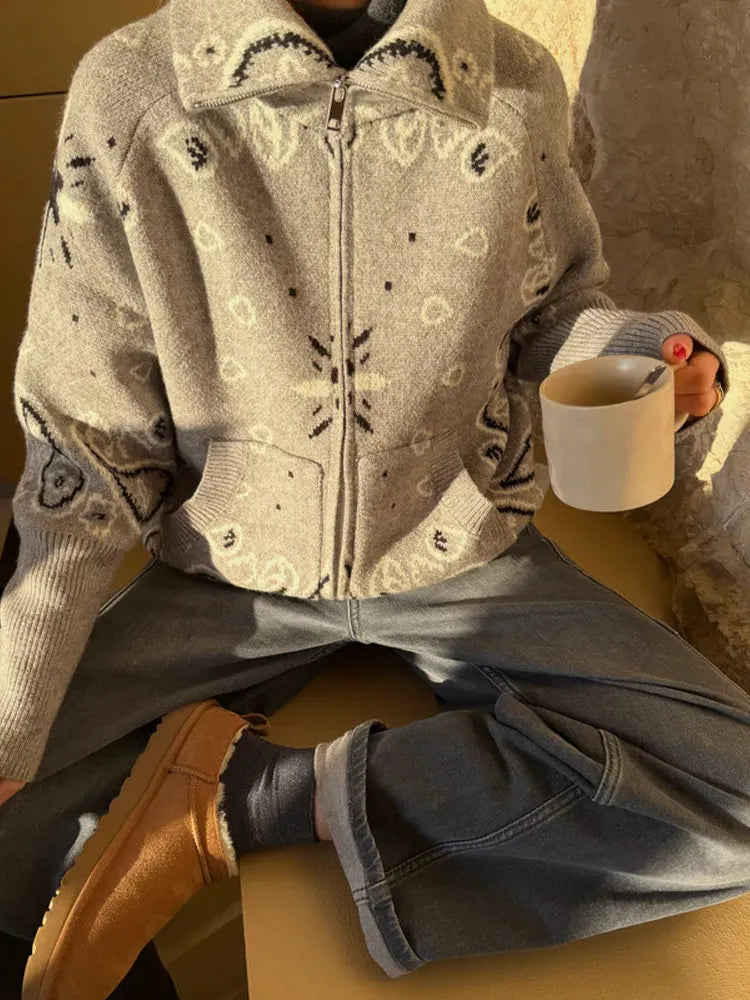 Cárdigan Vintage de punto Jacquard con cuello levantado para mujer, suéter holgado con bolsillos de manga larga y cremallera, prendas de punto suaves para primavera 2026