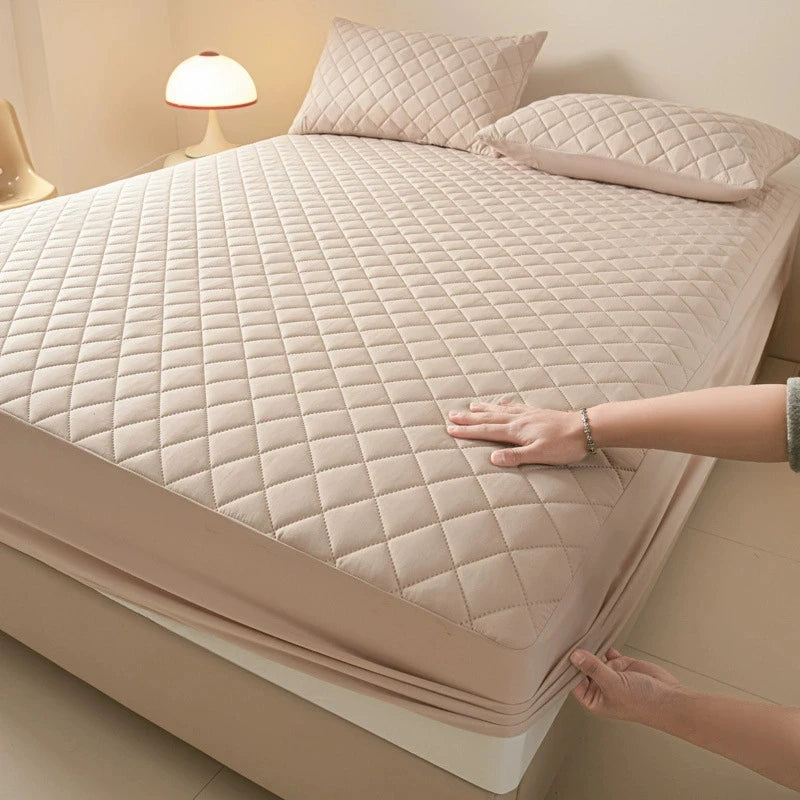 Protector de Colchón Acolchado Grueso Impermeable, Cubre Colchón Ajustable Queen/King, Protector de Cama (Sin Funda de Almohada)