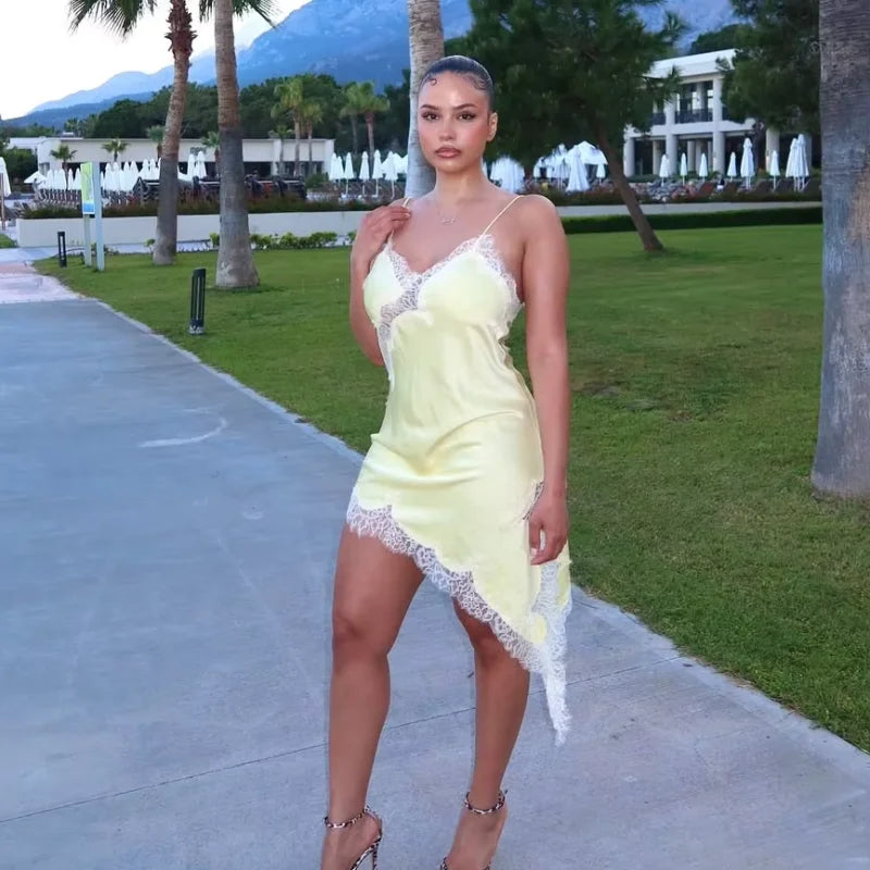 Verano mujeres Halter Top satén encaje empalmado tanque sin espalda cuello profundo Sexy chaleco dobladillo Irregular Vestidos 2025 señora vacaciones Sexy Tops
