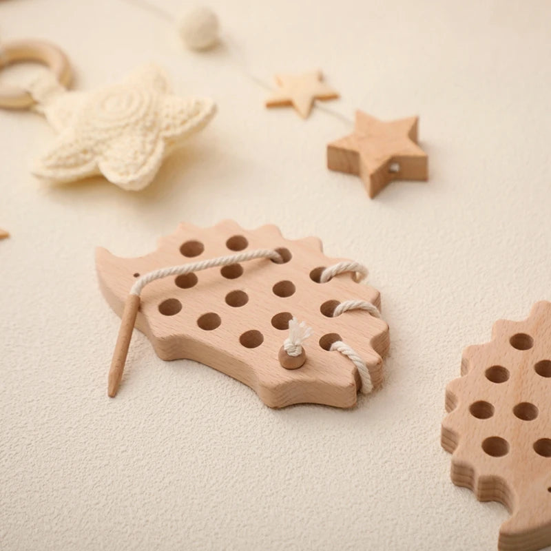 Juguetes de madera Montessori para bebé, tablero de enhebrado de erizo Animal, juguete educativo de madera de haya para niños, bloques de cuentas con botones, juguetes rompecabezas