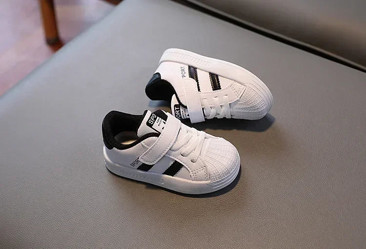 Zapatos informales para niños, zapatillas deportivas para niños, zapatillas de tenis transpirables, zapatos para bebés y niñas, zapatos planos blancos de moda de primavera para correr