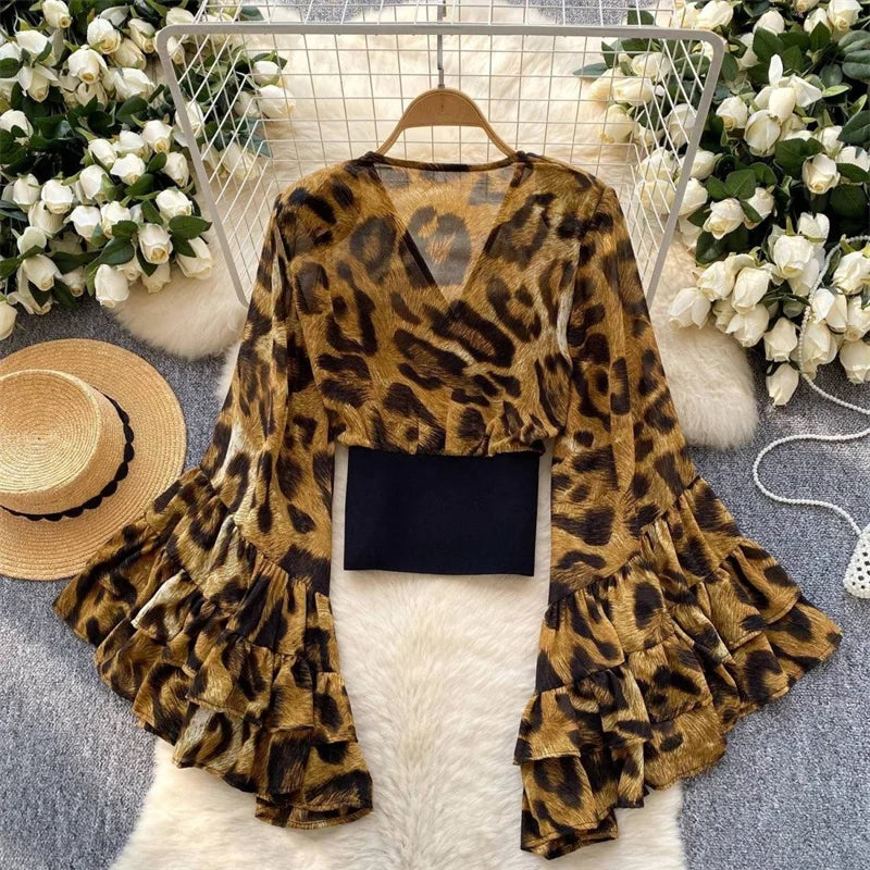 Camiseta de Verano para Mujer, Diseño Elegante, Chifón con Estampado de Lunares, Sexy, Cuello en V, Manga Larga con Volantes, Cintura Corta, Delgada, Protección Solar