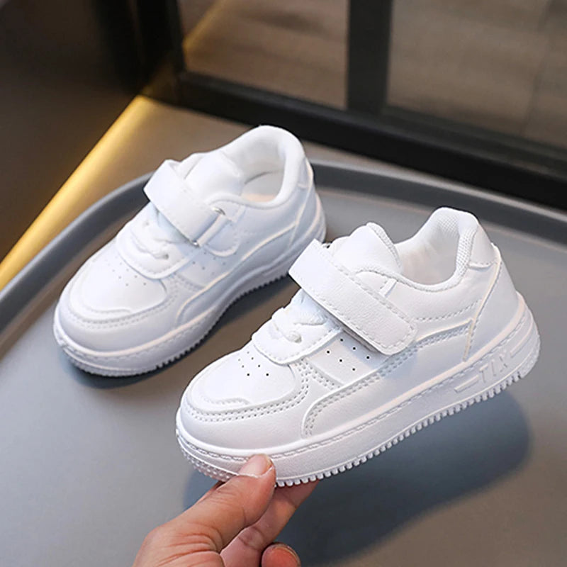 Zapatillas de Tenis para niños y niñas, zapatos deportivos informales de suela suave de cuero, color blanco, primavera y otoño, novedad