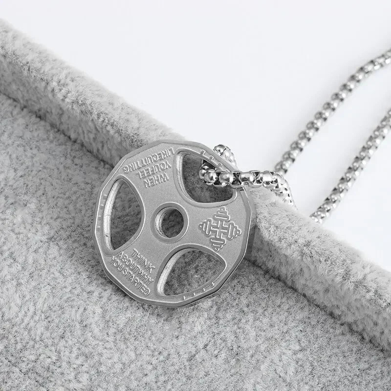 Colgante de mancuernas de levantamiento de pesas de acero inoxidable para hombre musculoso, collar de barra para culturismo, joyería deportiva para gimnasio para mujer